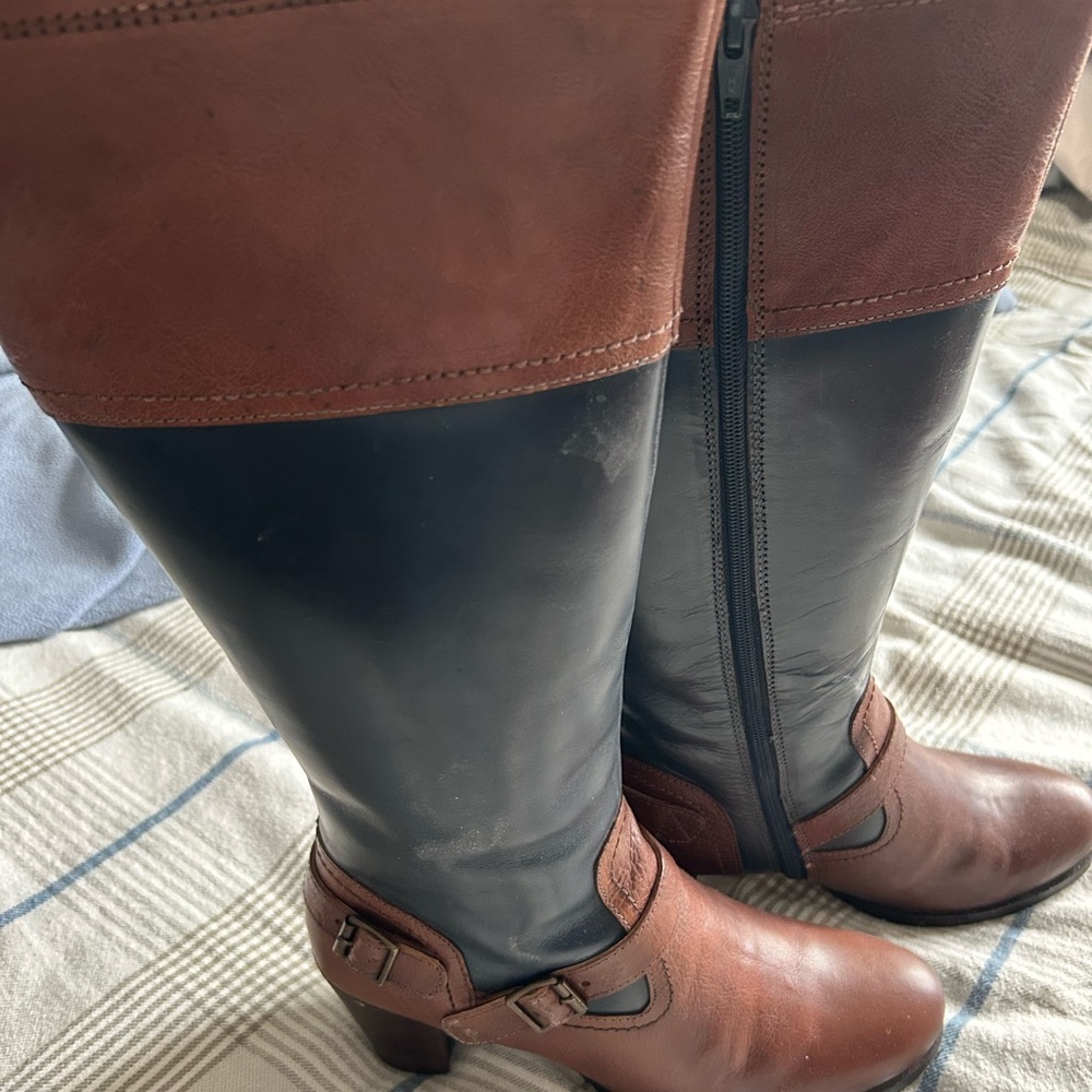 Elegant Brown and Black Leather Women's Boots - Size 10